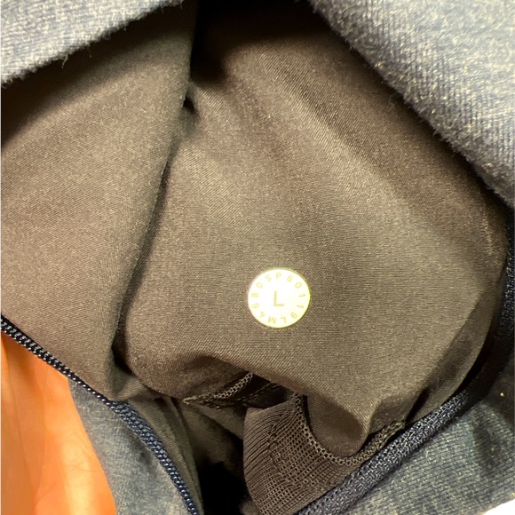 Men’s Lululemon zip hoodie - Picture 3 of 3